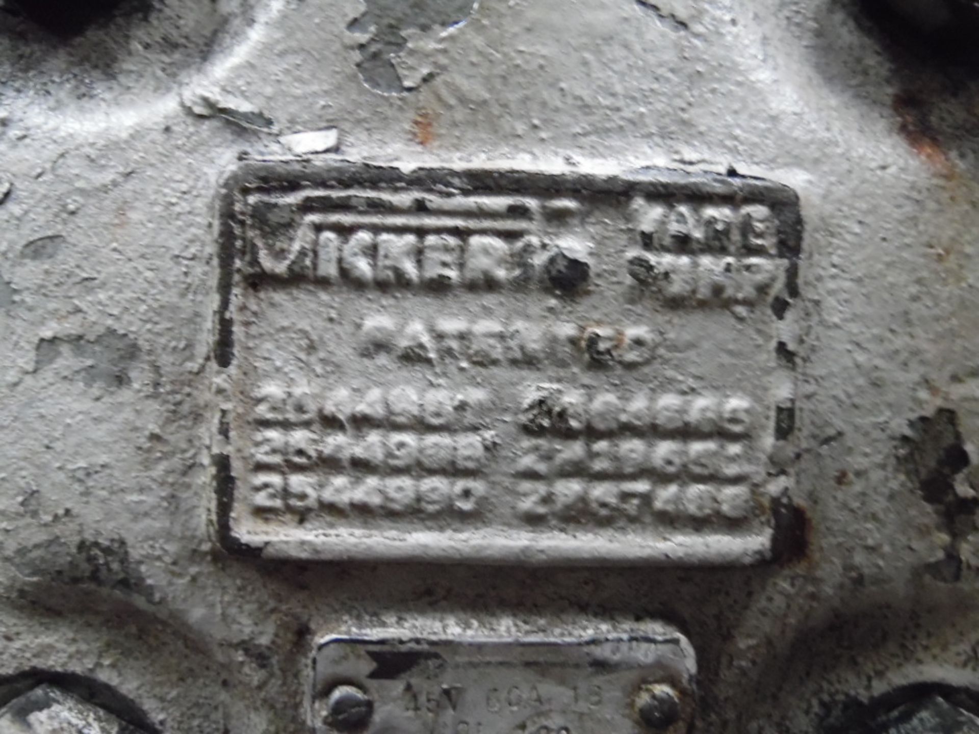 3 Bombas hidráulicas marca vicker (3 hidraulic pumps, vickers brand) - Image 2 of 2