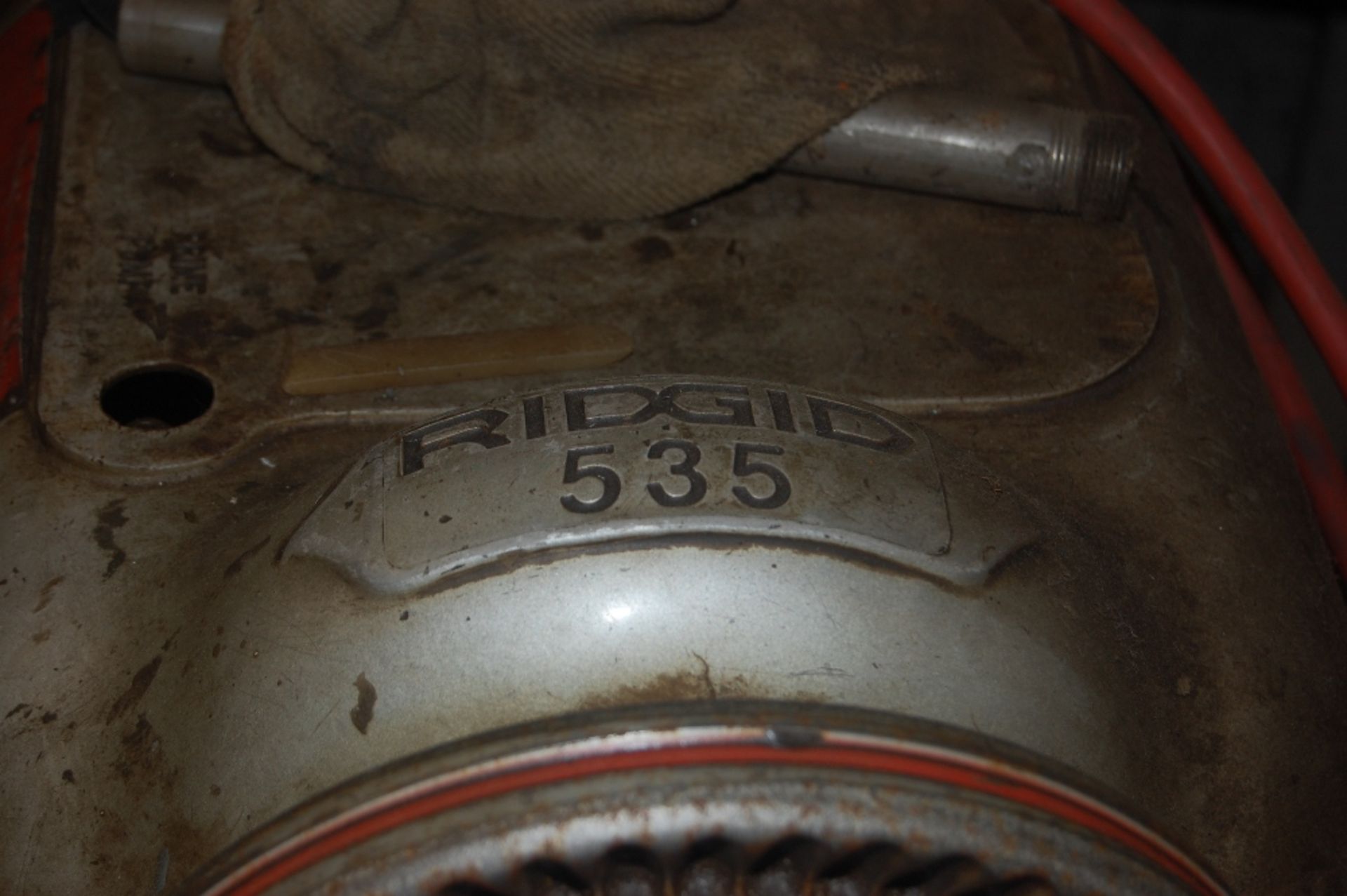 Ridgid pipe threader model 535 with 3 heads on rolling cart includes both work stands ***LOADING FEE - Image 3 of 23