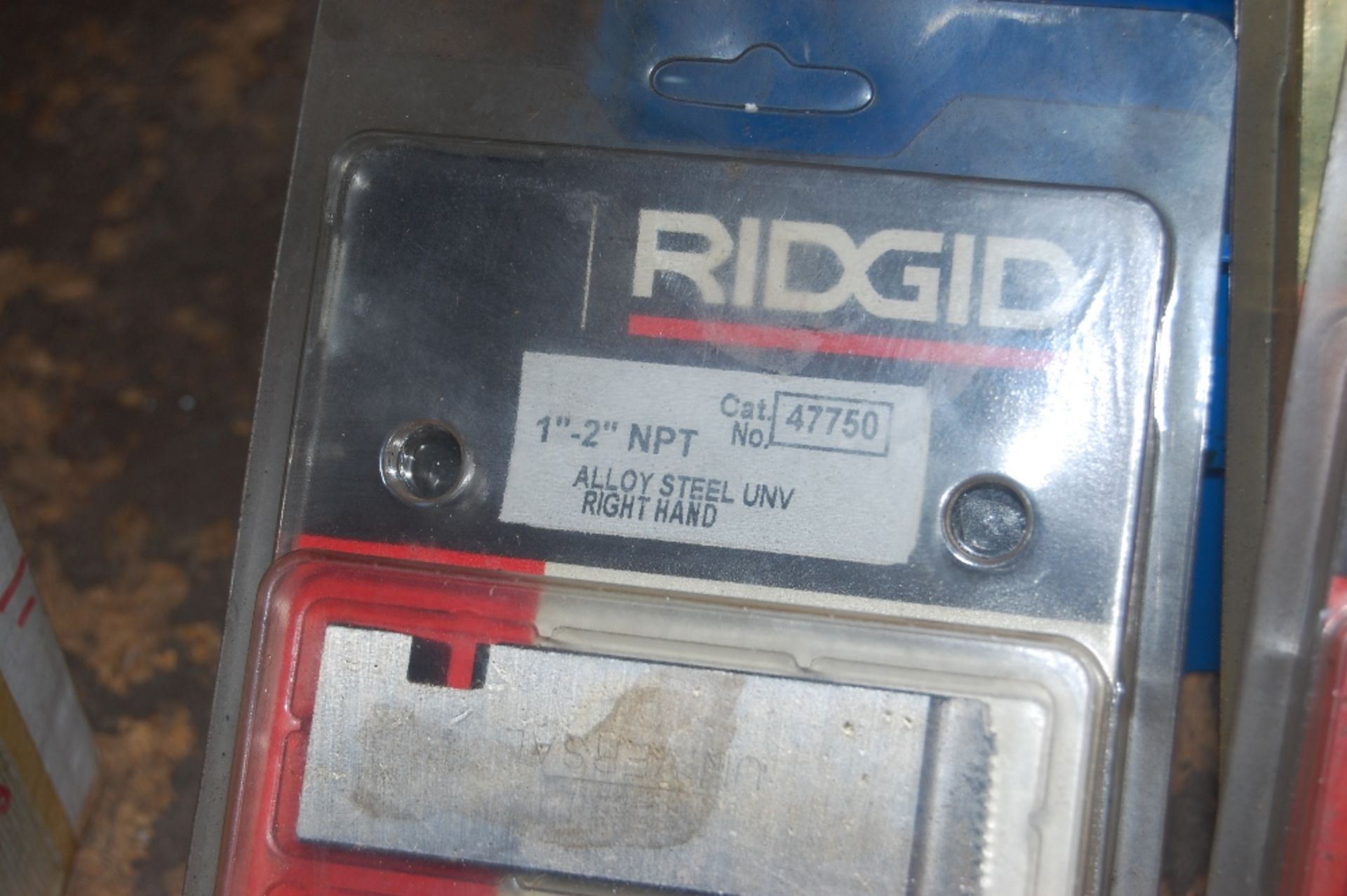 Ridgid pipe threader model 535 with 3 heads on rolling cart includes both work stands ***LOADING FEE - Image 21 of 23