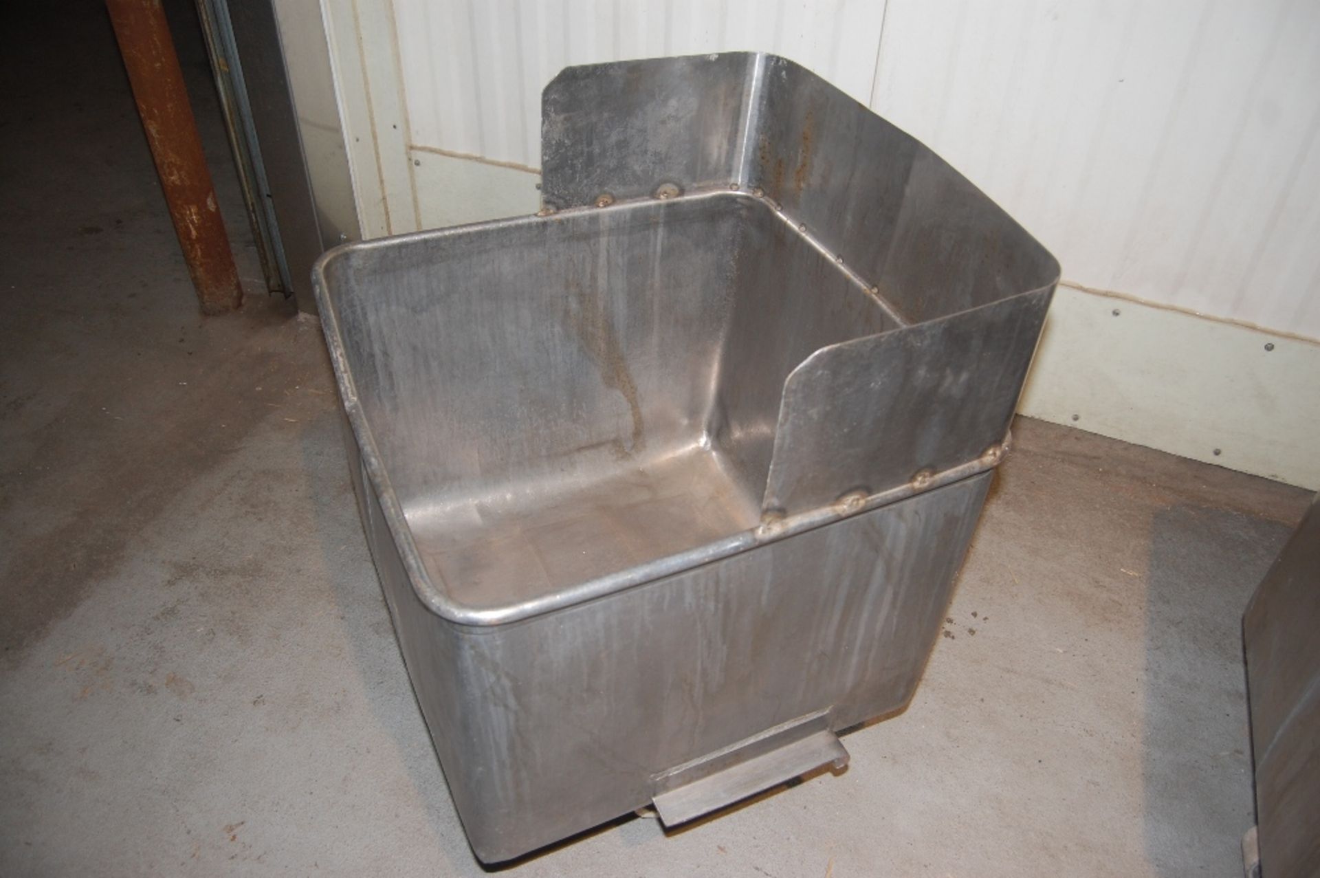 5 - SS meat buggies 26 X 26 inches ***LOADING FEE OF: $ 100 will be added to the winnger bidder's - Image 3 of 3