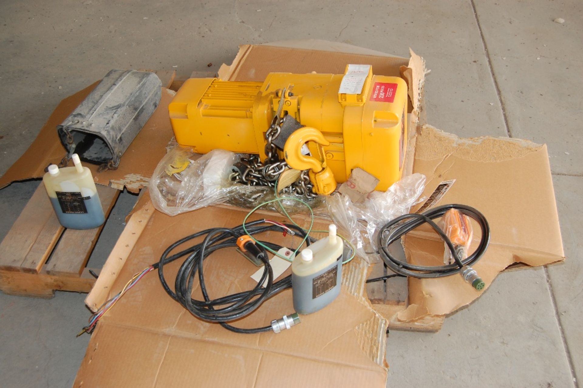 2 ton Harrington chain hoist 10 ft lift new in box …. Never used Model # NER020LD s#358506 size - Image 2 of 6