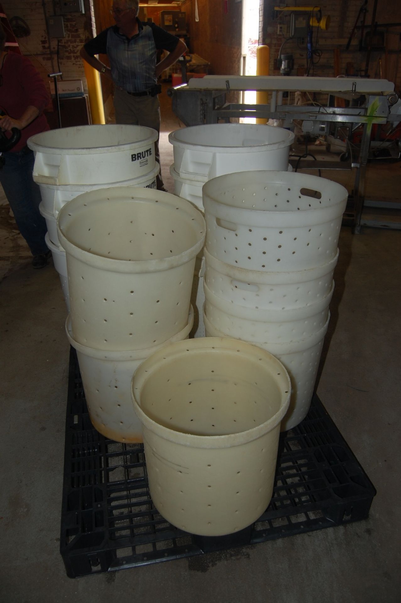 Poly perforated spinner baskets used with FP35 spinner machine 8 - 19 x 22 inch 4 - 17 x 16 3 - 18 x - Image 4 of 4
