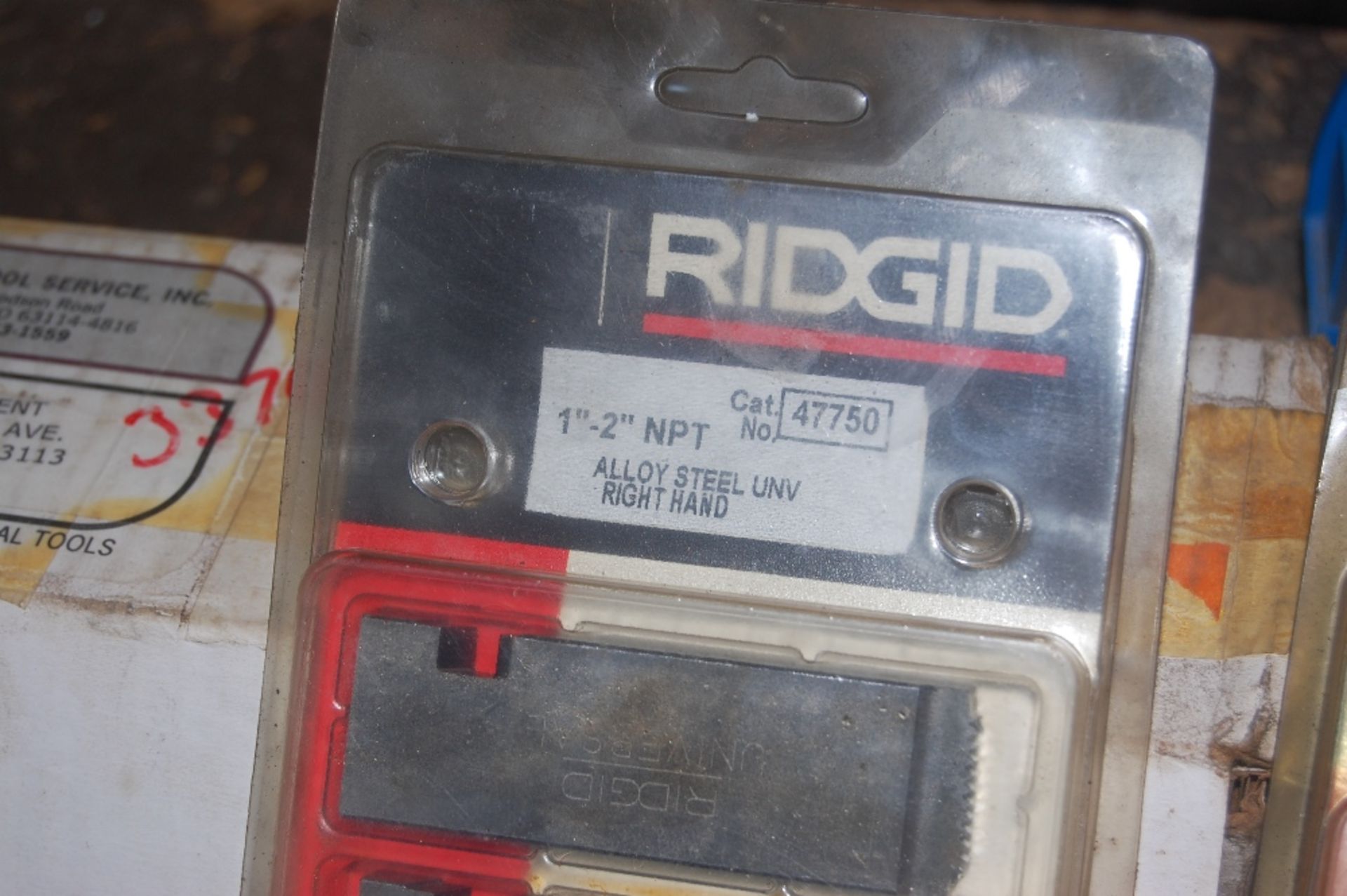 Ridgid pipe threader model 535 with 3 heads on rolling cart includes both work stands ***LOADING FEE - Image 19 of 23