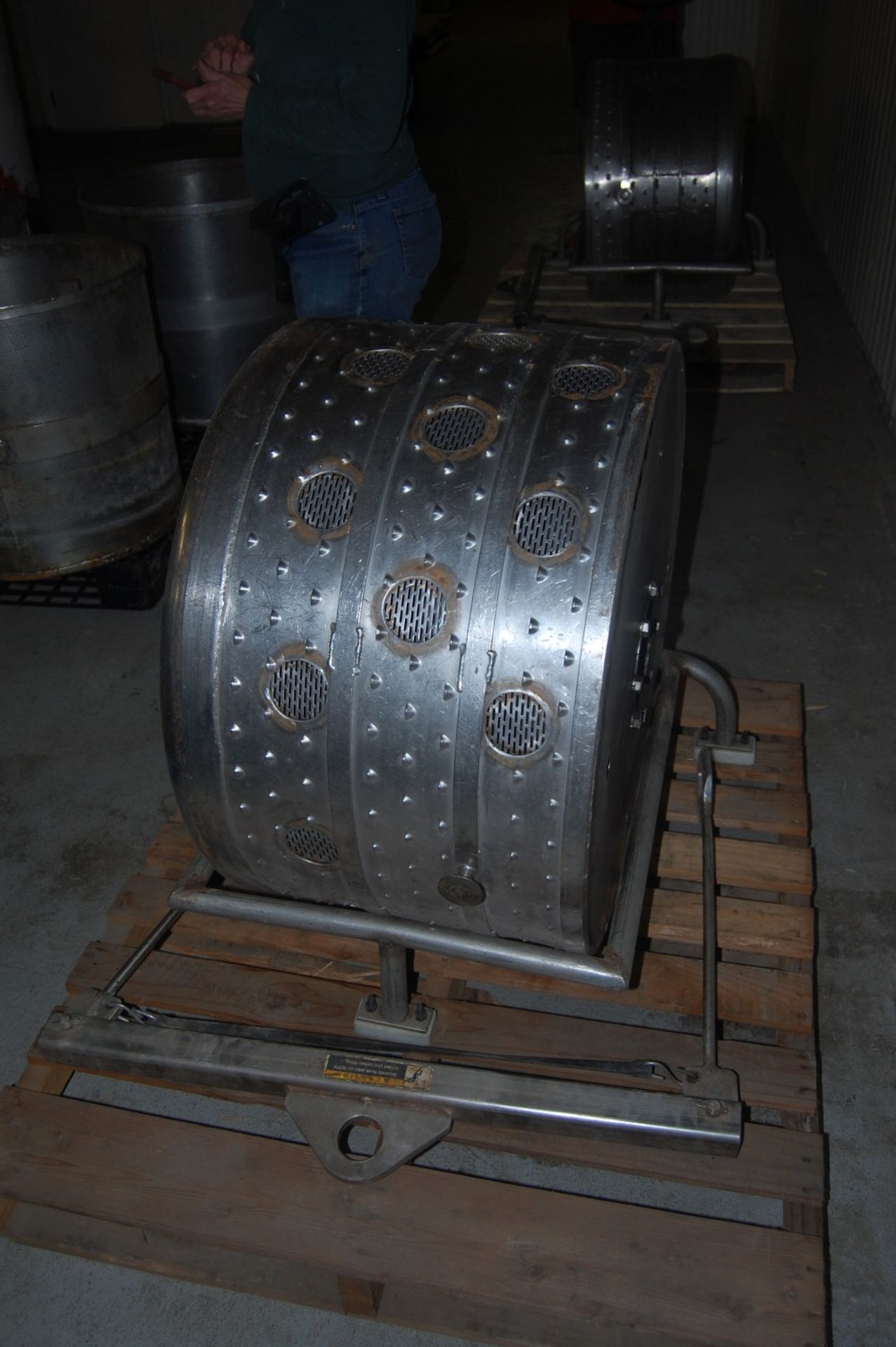 Bock FP90 / 95 perforated baskets (2) 30 X19" with 2 resting frames and 2 yokes ***LOADING FEE OF: $ - Image 4 of 13