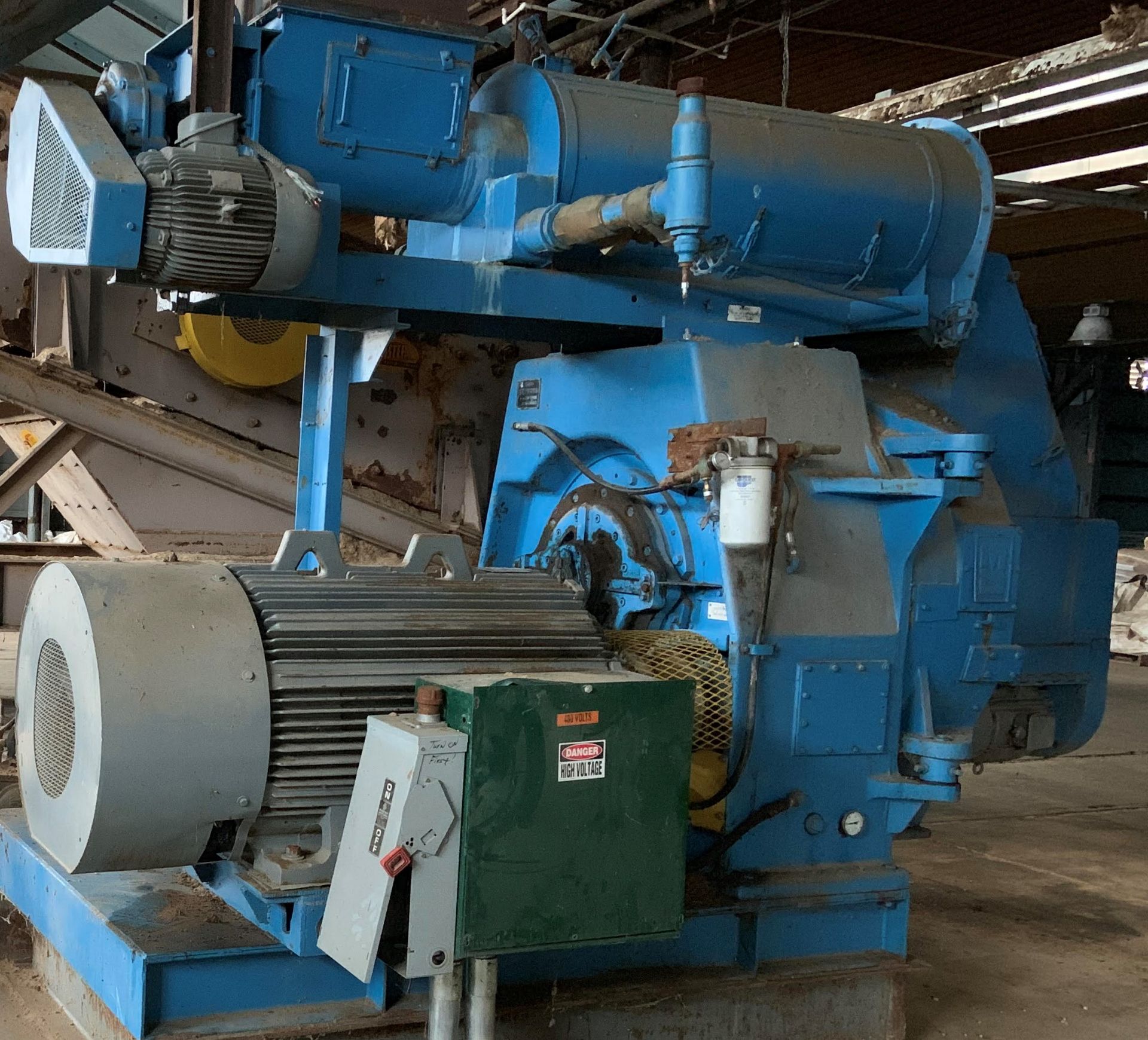 Mt Vernon, MO: Sprout Andritz 32W700 pellet mill with feeder/conditioner, force feeder, rolls, 400hp