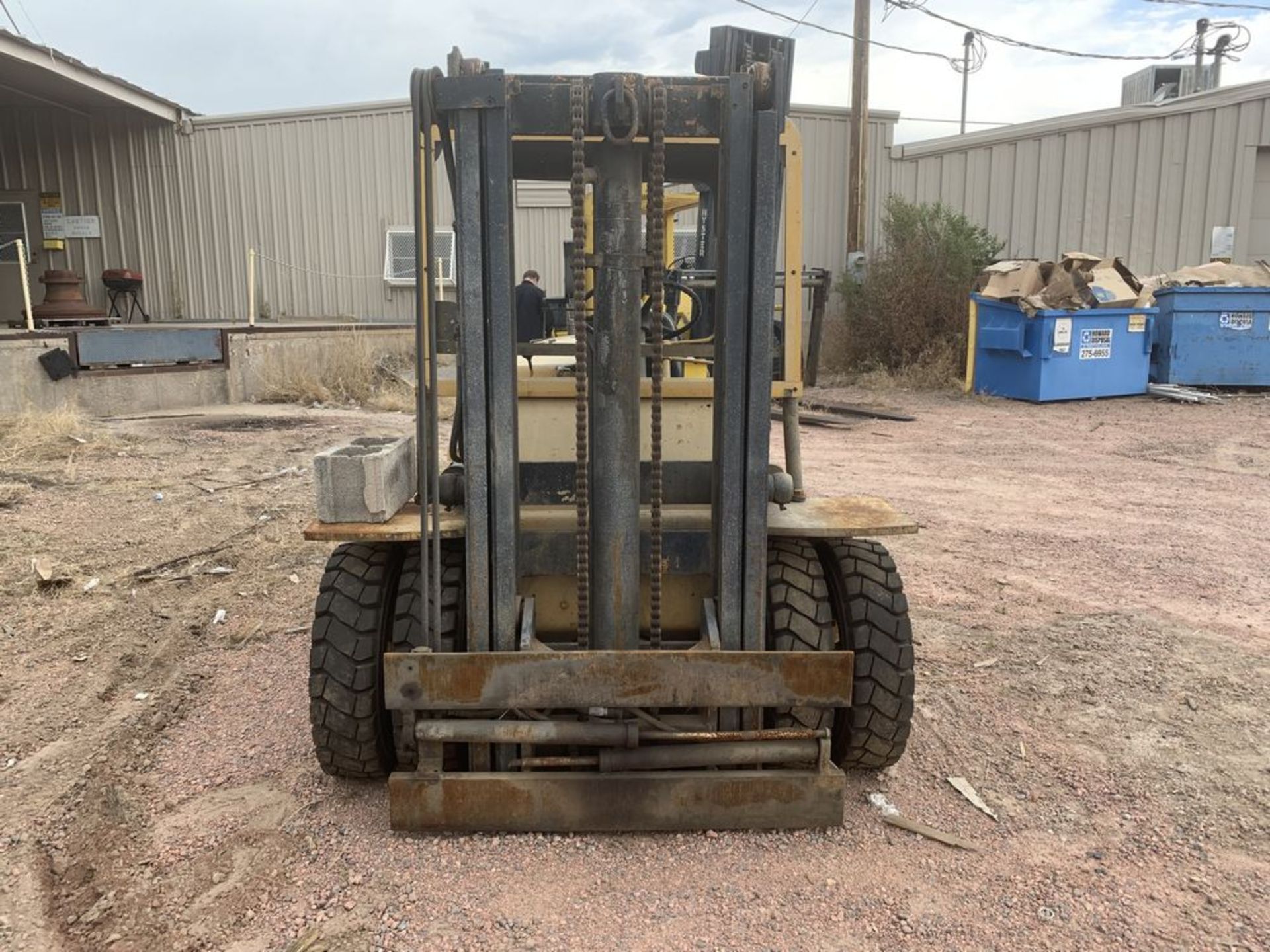 Canon City CO Hyster 8000 forklift, LP, recent pneumatic tires, double mast, running when taken - Image 2 of 7