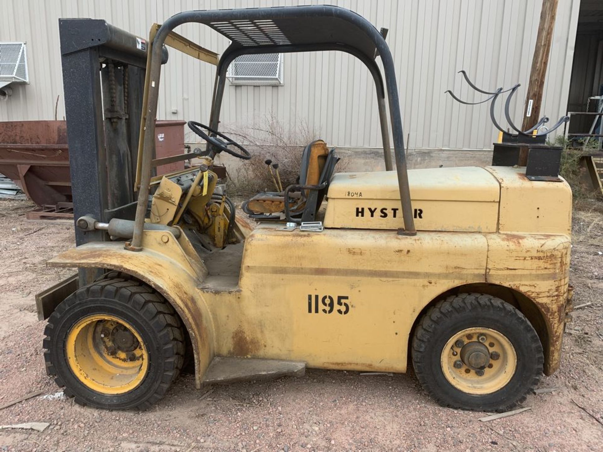 Canon City CO Hyster 8000 forklift, LP, recent pneumatic tires, double mast, running when taken - Image 7 of 7