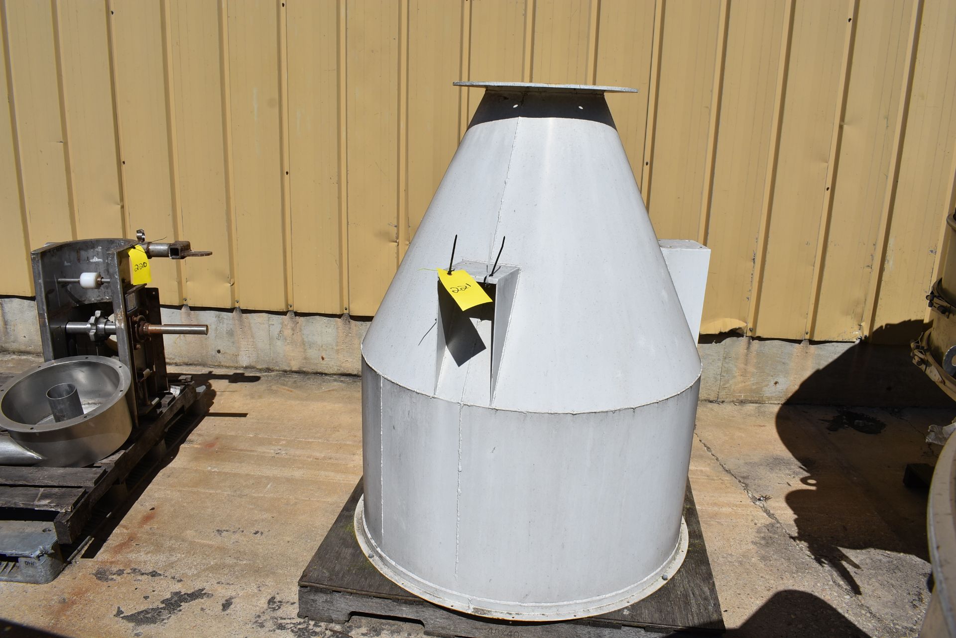 Carbon Steel Cone Feeder, 48" Diameter x 60" Height. RIGGING/LOADING FEE $25