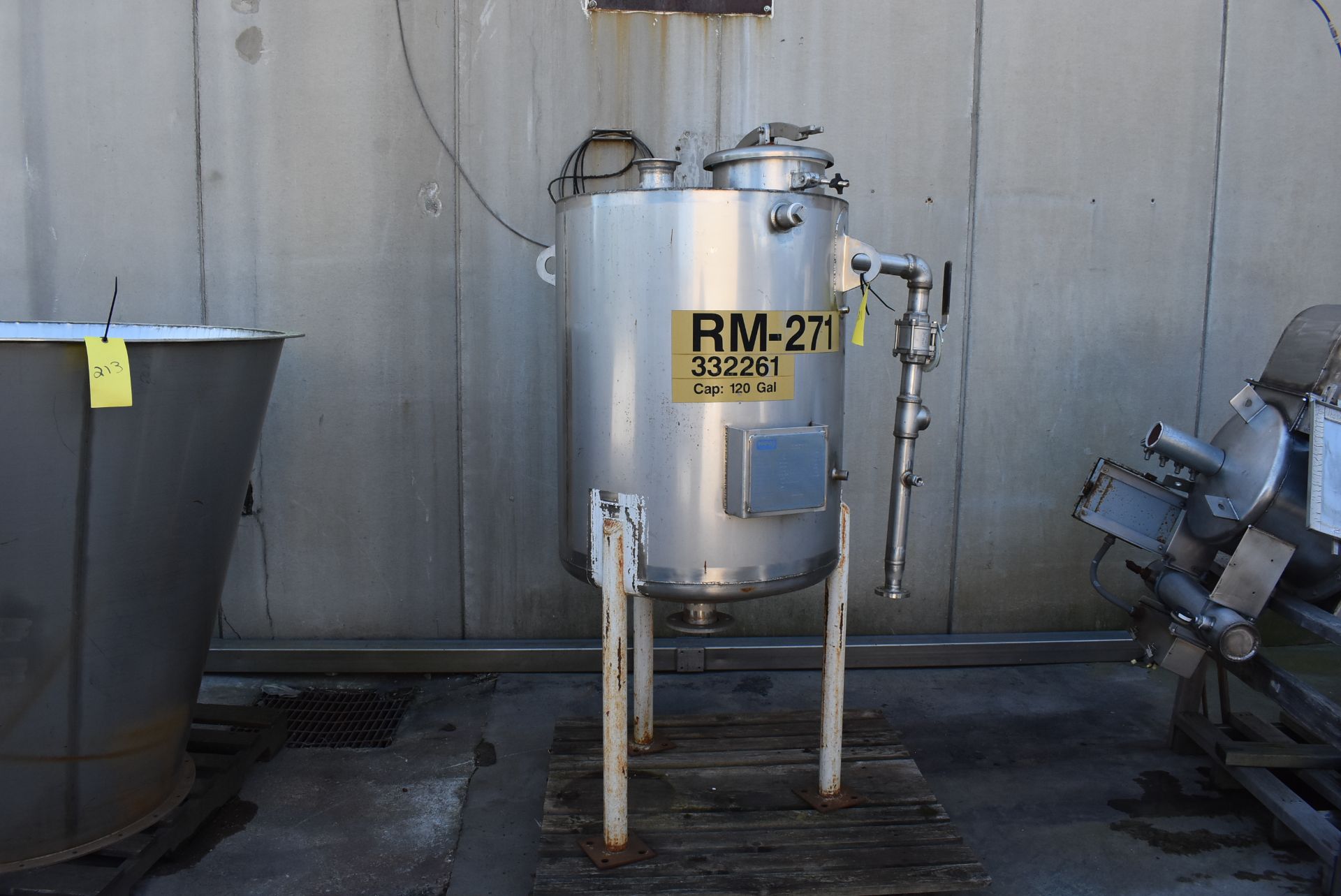 Nova Stainless Steel Tank, Rated 120 Gallons, 3' Height. RIGGING/LOADING FEE $25 - Image 4 of 4