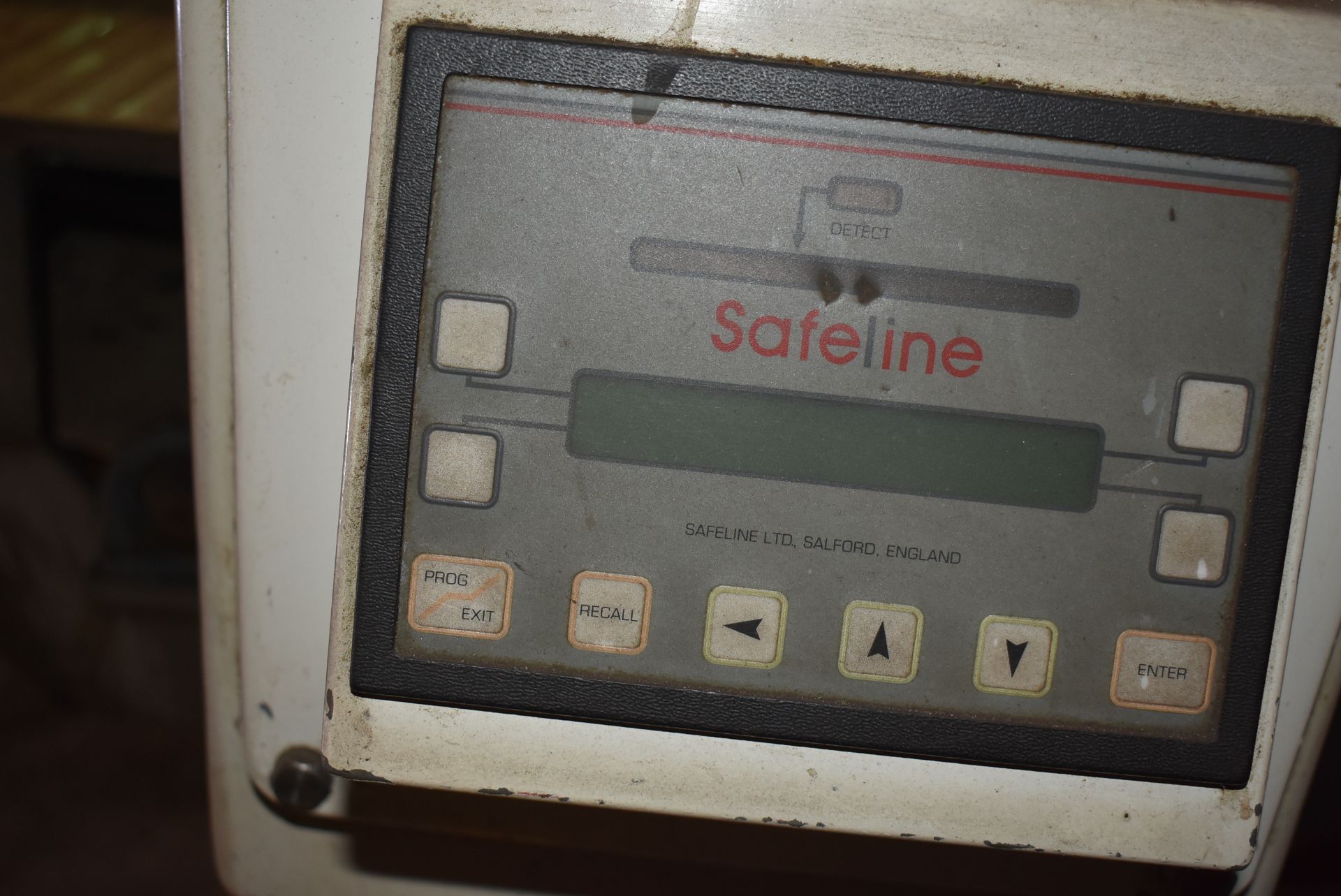 Safeline Model #031-V2 Metal Detector, 13 1/2" x 6" Aperture. RIGGING/LOADING FEE $30 - Image 2 of 4