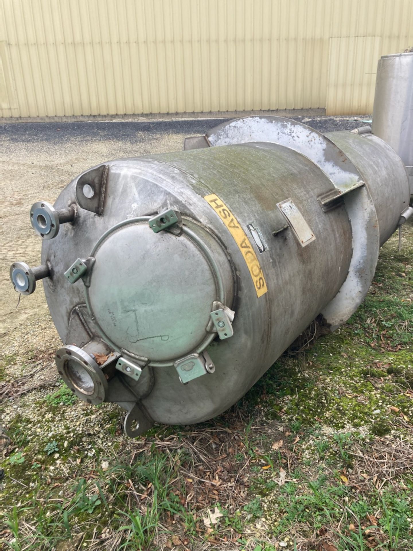 Soda Ash Tank - SN 94-2116 - Approximate 700 Gallons. RIGGING/LOADING FEE $150