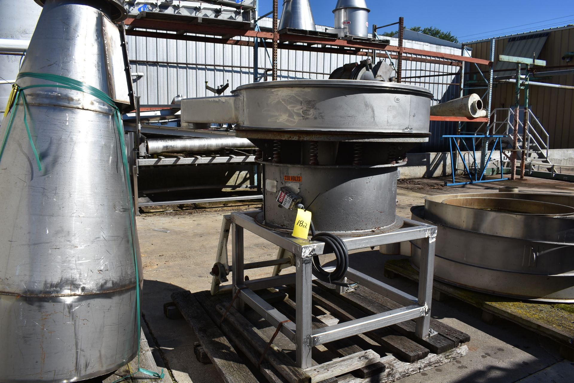 SWECO Model US 48-486-36 Vibratory Separator. RIGGING/LOADING FEE $40