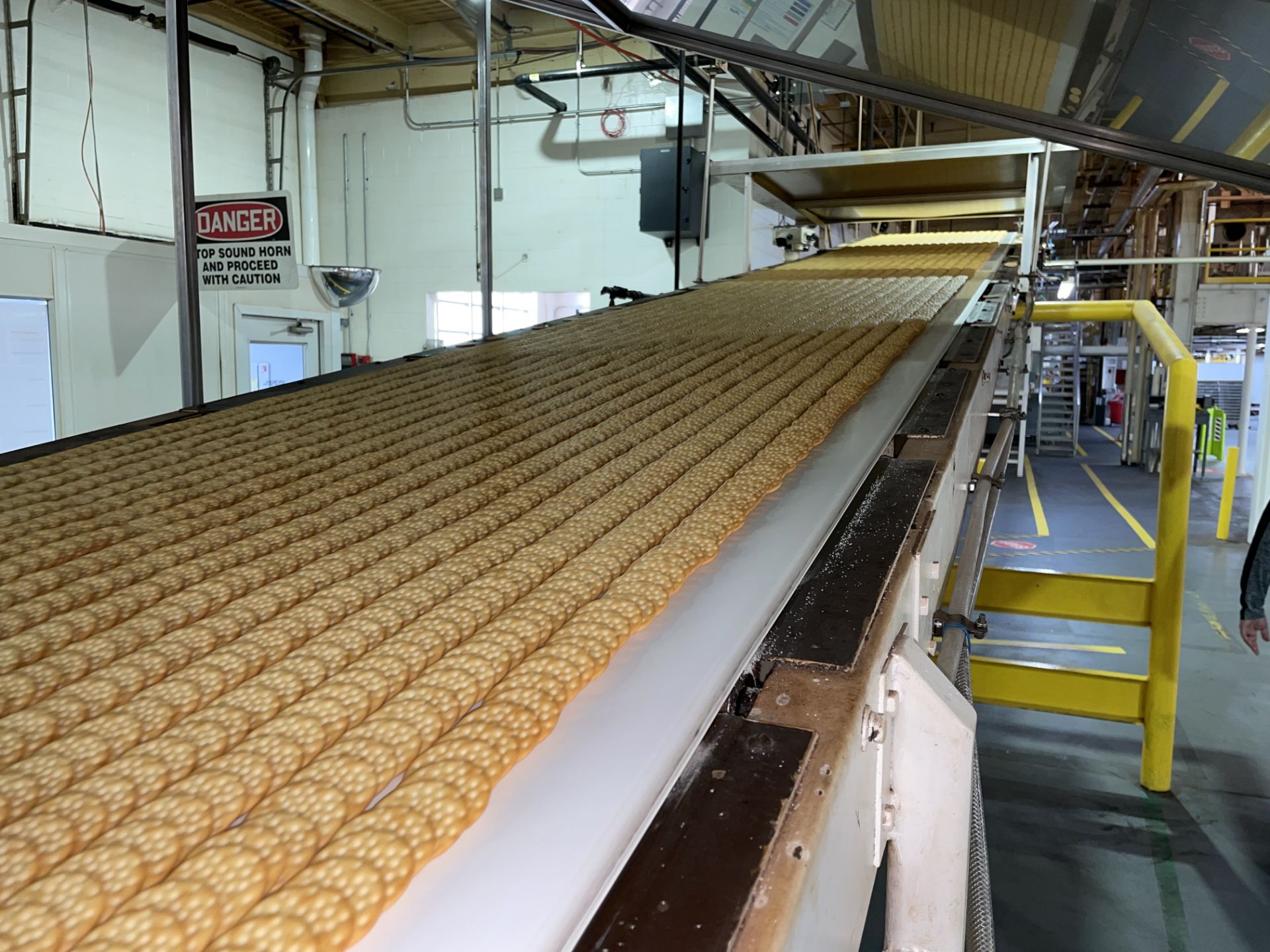 Stacking Conveyor System including overhead to Spreader Conveyor, Loading Fee: $7000 - Late Delivery - Image 3 of 5