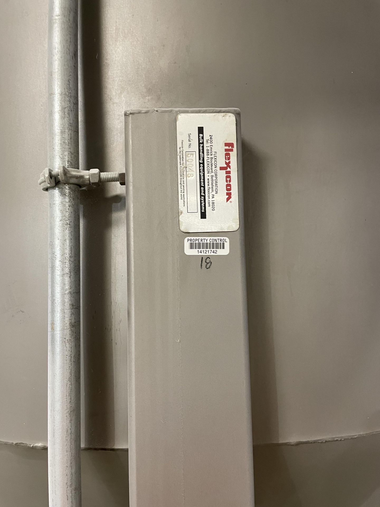 Flexicon Stainless Use Bin with Rortary Valve S/N 50049, Loading Fee: $3000 - Image 2 of 4