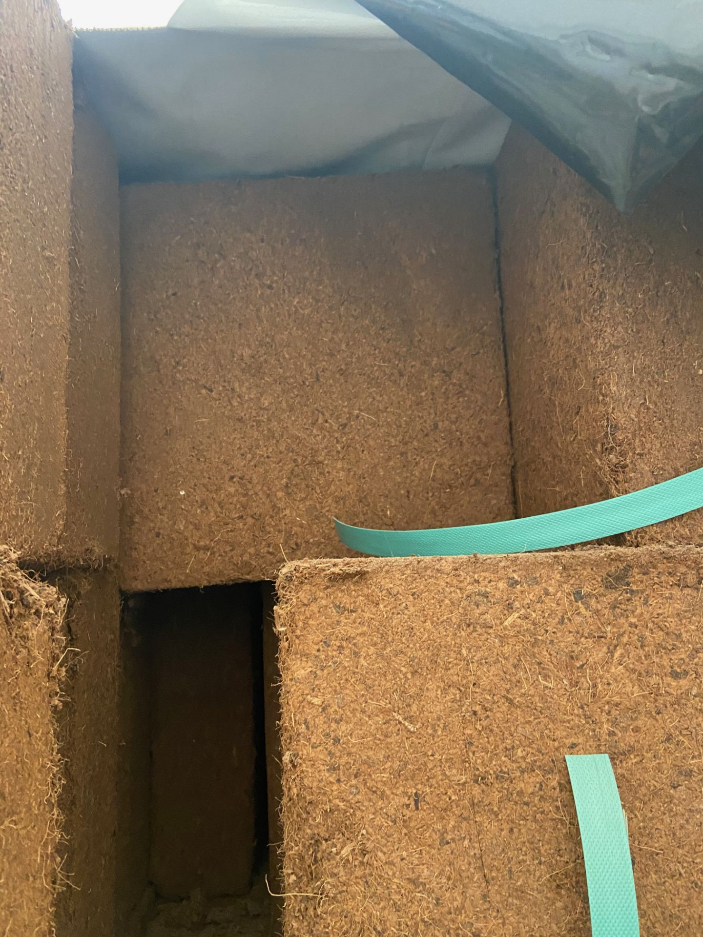 Coconut Coir Bricks, Qty 4 Pallets, 210 Bricks per Pallet, Rigging/ Loading Fee: $40 - Image 3 of 3