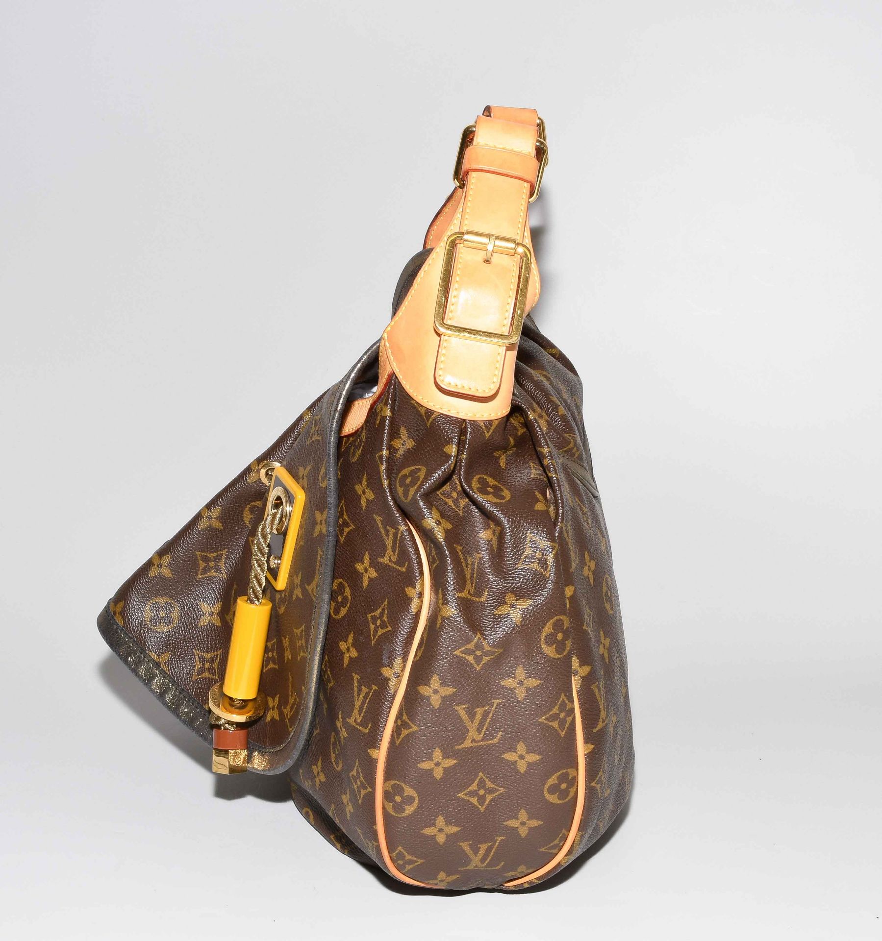 Louis Vuitton, Schultertasche "Kalahari" - Bild 3 aus 11