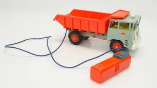 Spielzeug-Kipperum 1970er Jahre, GAMA 398 Faun, Blech/ Kunststoff, z.T. handlakiert, b