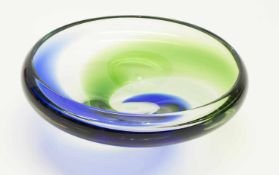Glasschaledickwandiges, massives Glas, wohl Murano, mit grünen u. blauen Farbeinschme