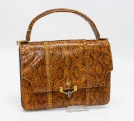 Handtascheum 1960er Jahre, braunes Schlangenleder, mit kleinem Innenfach, Tragehenkel