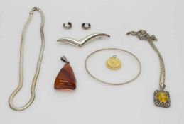 Posten Silberschmuck925er/ 835er Silber, Ges.-Gew. 36,89 g, Ketten, Ohrstecker, Brosch