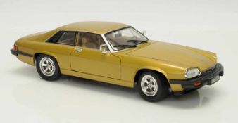 ModellautoJaguar XJ. S, 1975, Gold, M. 1: 18