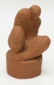 A. Peters(Keramiker des 20. Jhr.)Sitzende Figur Steinzeug, H. 17 cm, monogramm