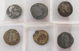 Lot Münzen6 Münzen, Römisches Kaiserreich, u.a. Duponius u. Denar, davon 2 gelocht