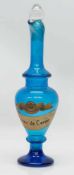 Antike LikörflascheEtikett „Creme de Cacao“, um 1870, mundgeblasenes Blauglas in