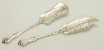 2 PastetenheberSpätbiedermeier um 1870, Silber mit Meistermarke, ziselierter Biederme
