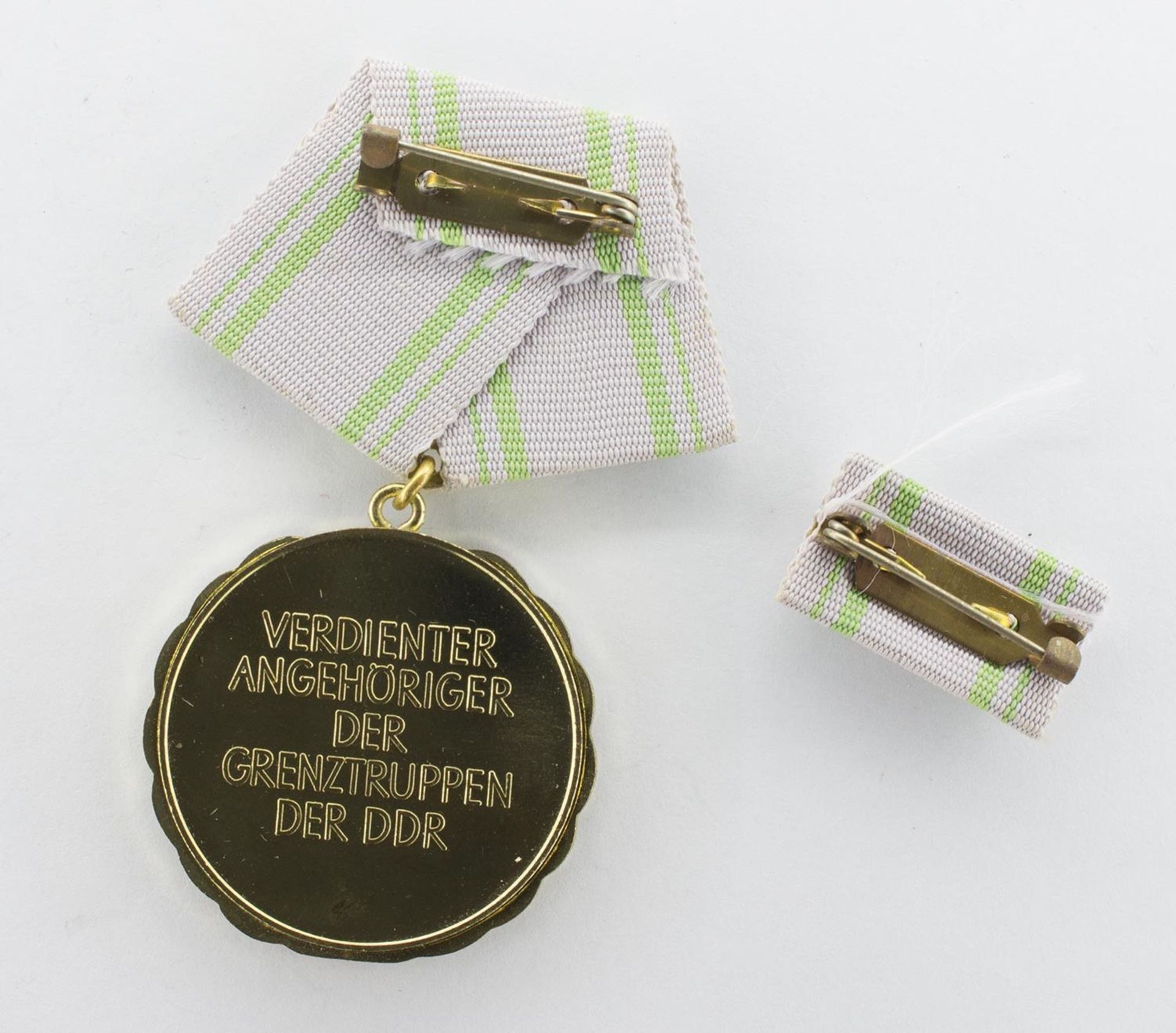 Verdienstmedaille - Bild 2 aus 2