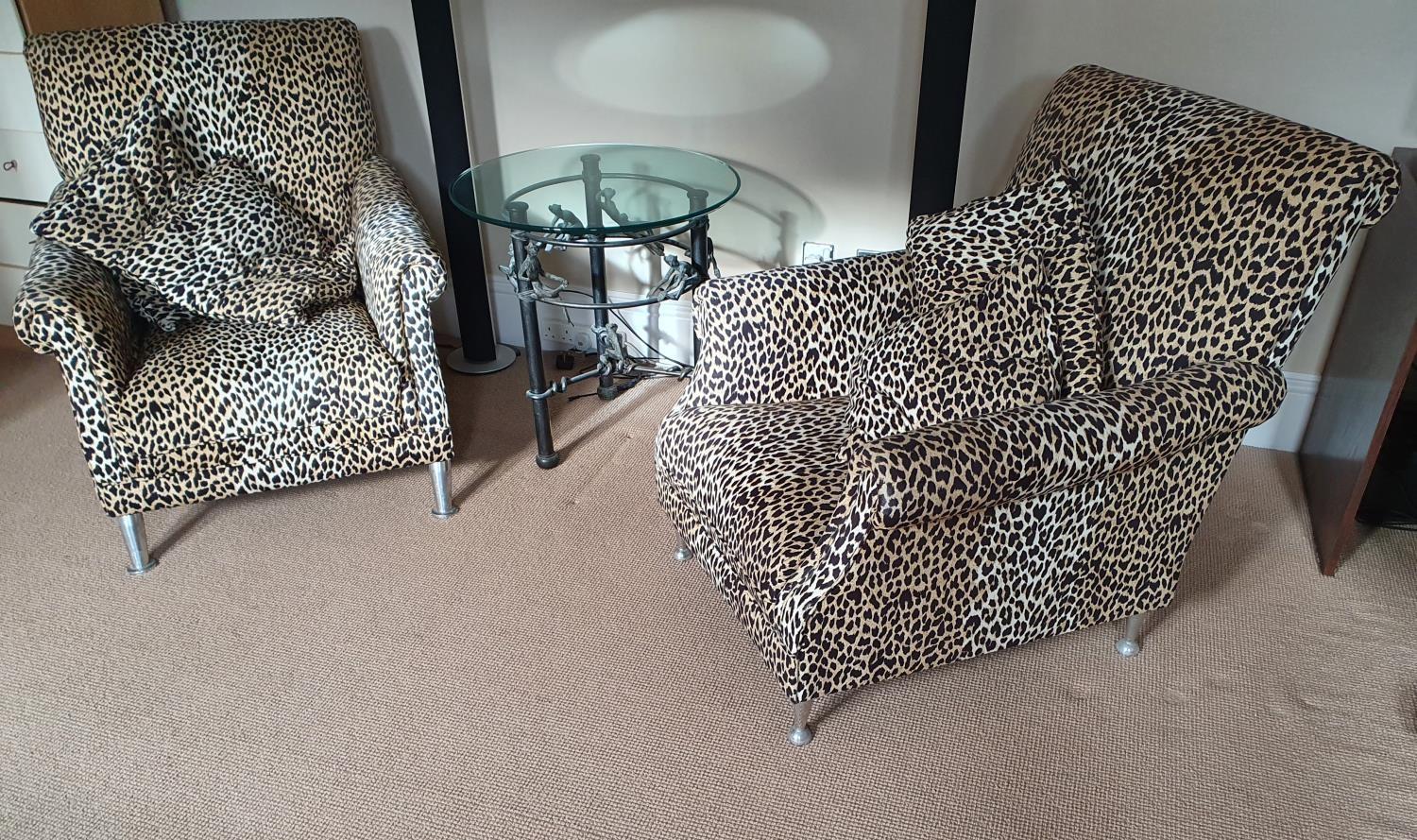 A good pair of Retro style Arm Chairs with Leopard skin style fabric. - Image 2 of 2