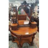 Of Superb quality. A really fine Victorian Mahogany Duchess Dressing Table. W 120 x d 58 x H 169