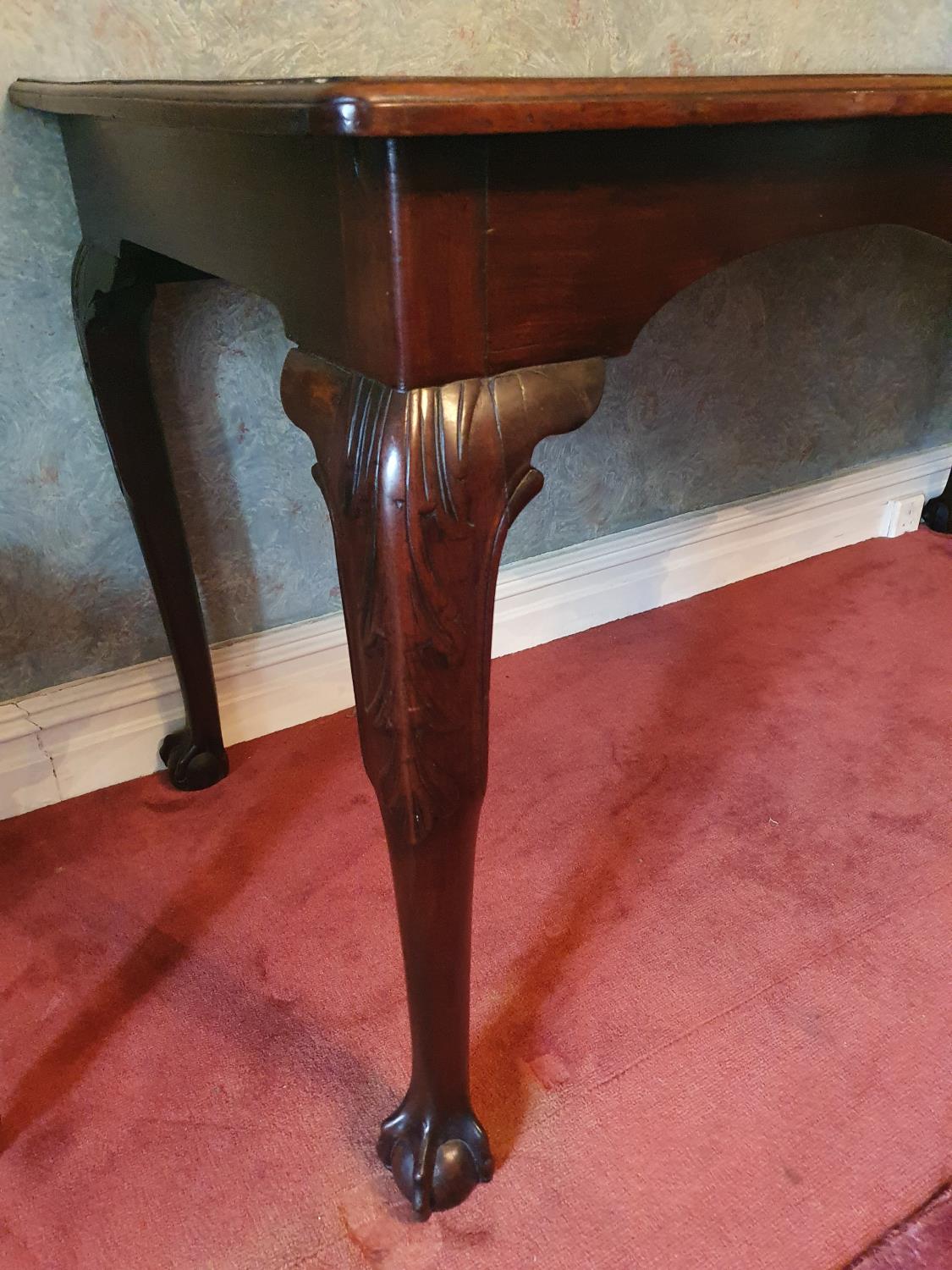 A Magnificent Georgian Mahogany Irish Side/Serving Table with shell motif carved centre on conical - Image 8 of 8