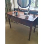 A Lovely Georgian Mahogany bow fronted Side Table/Dressing Table with triple drawer frieze on fluted