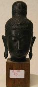 Buddha Kopf. Metallguss brüniert, auf
