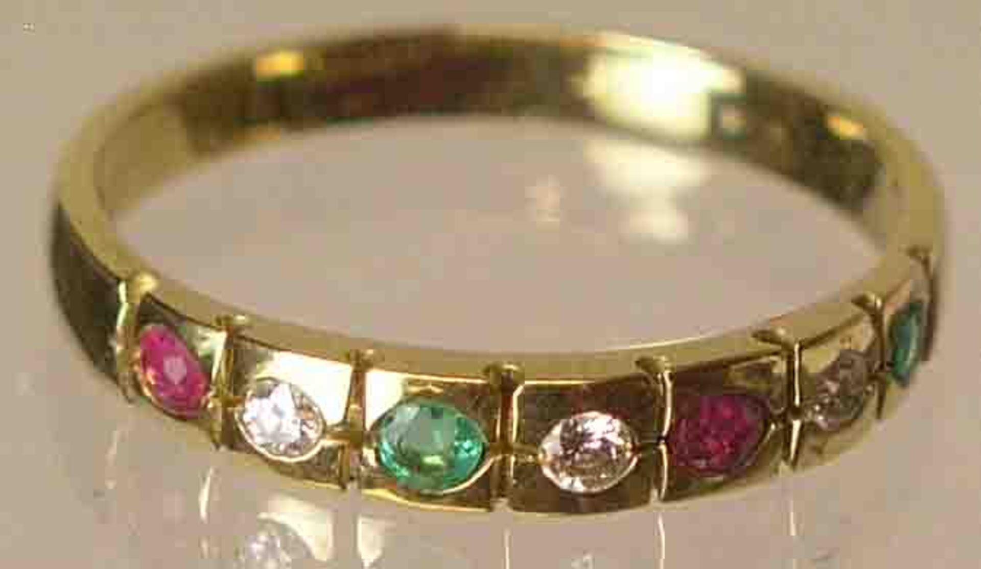 Damenring. 18 Kt. Gold. Mit Rubin-,