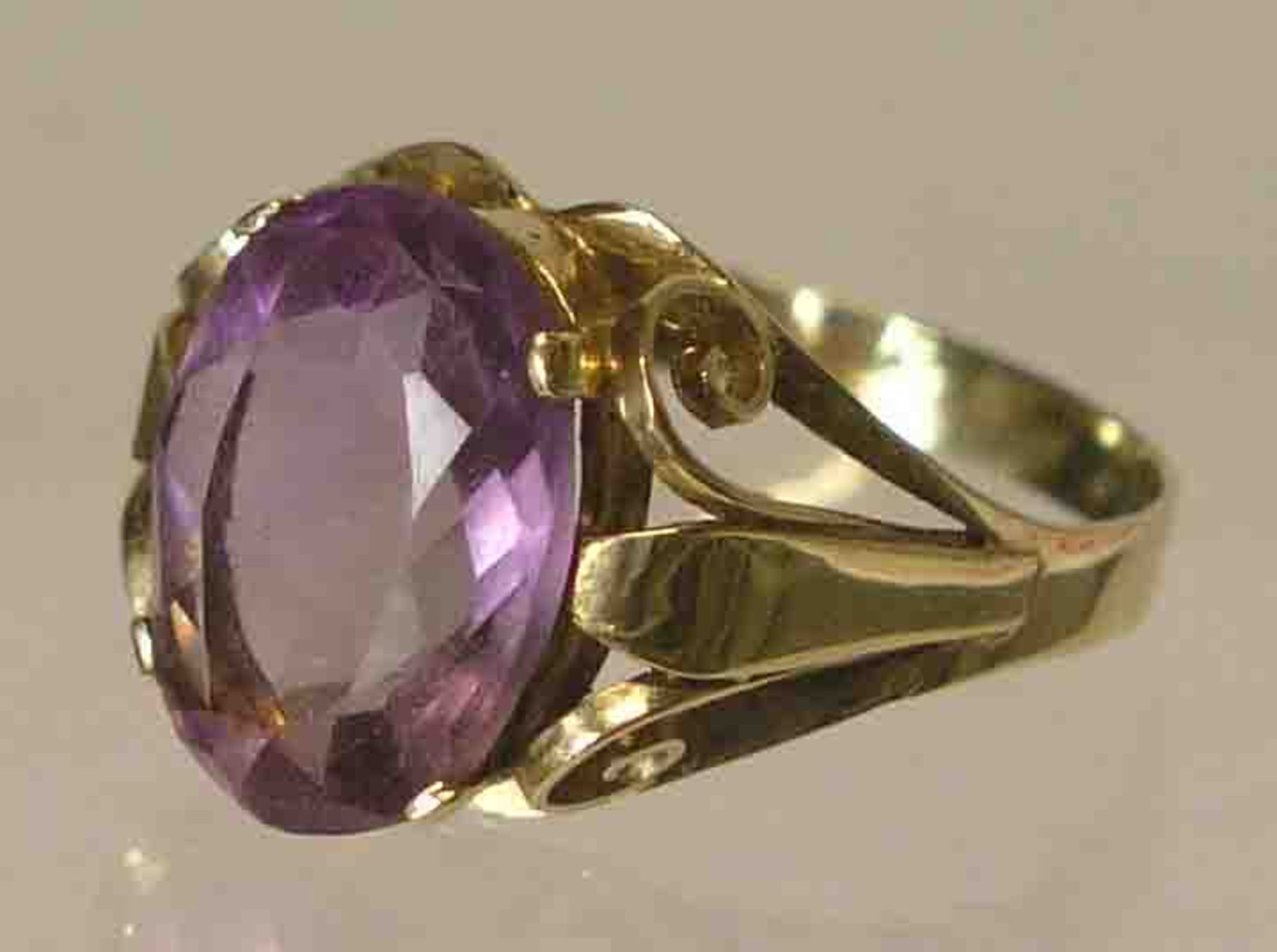 Damenring. 14 Kt. Gelbgold. Amethyst.