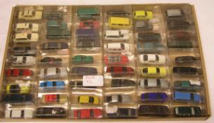 Modellauto-Miniaturen. 54 Teile, Firma