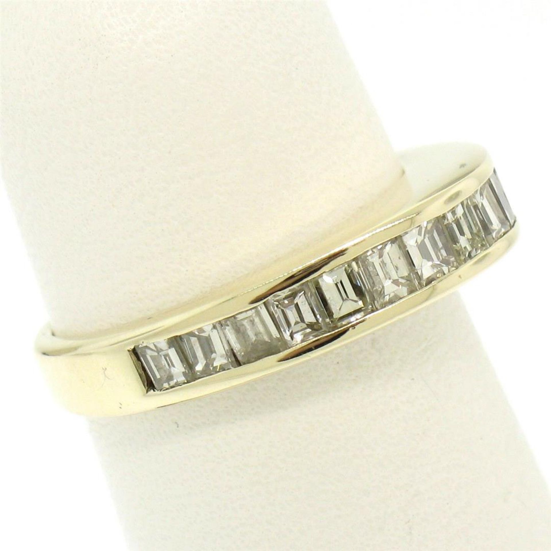 14kt Yellow Gold 1.00 ctw Baguette Diamond Channel Domed Wedding Band Ring - Image 5 of 9