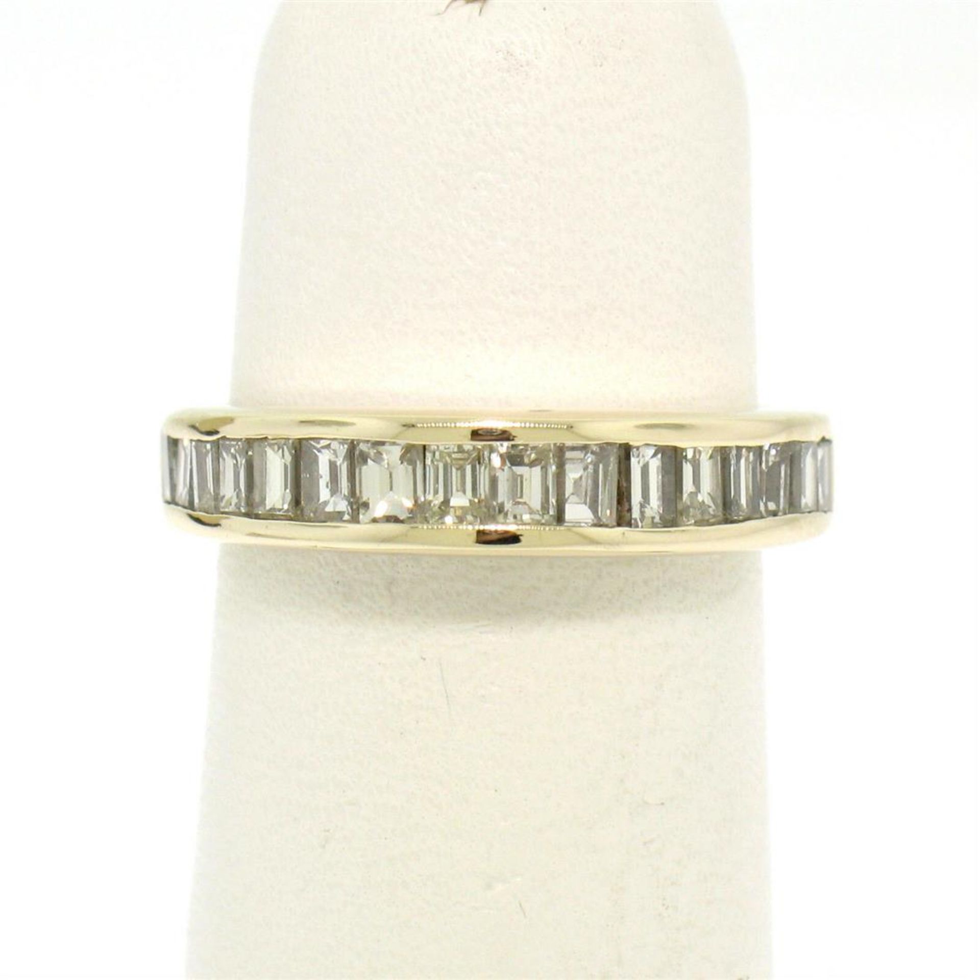 14kt Yellow Gold 1.00 ctw Baguette Diamond Channel Domed Wedding Band Ring - Image 3 of 9