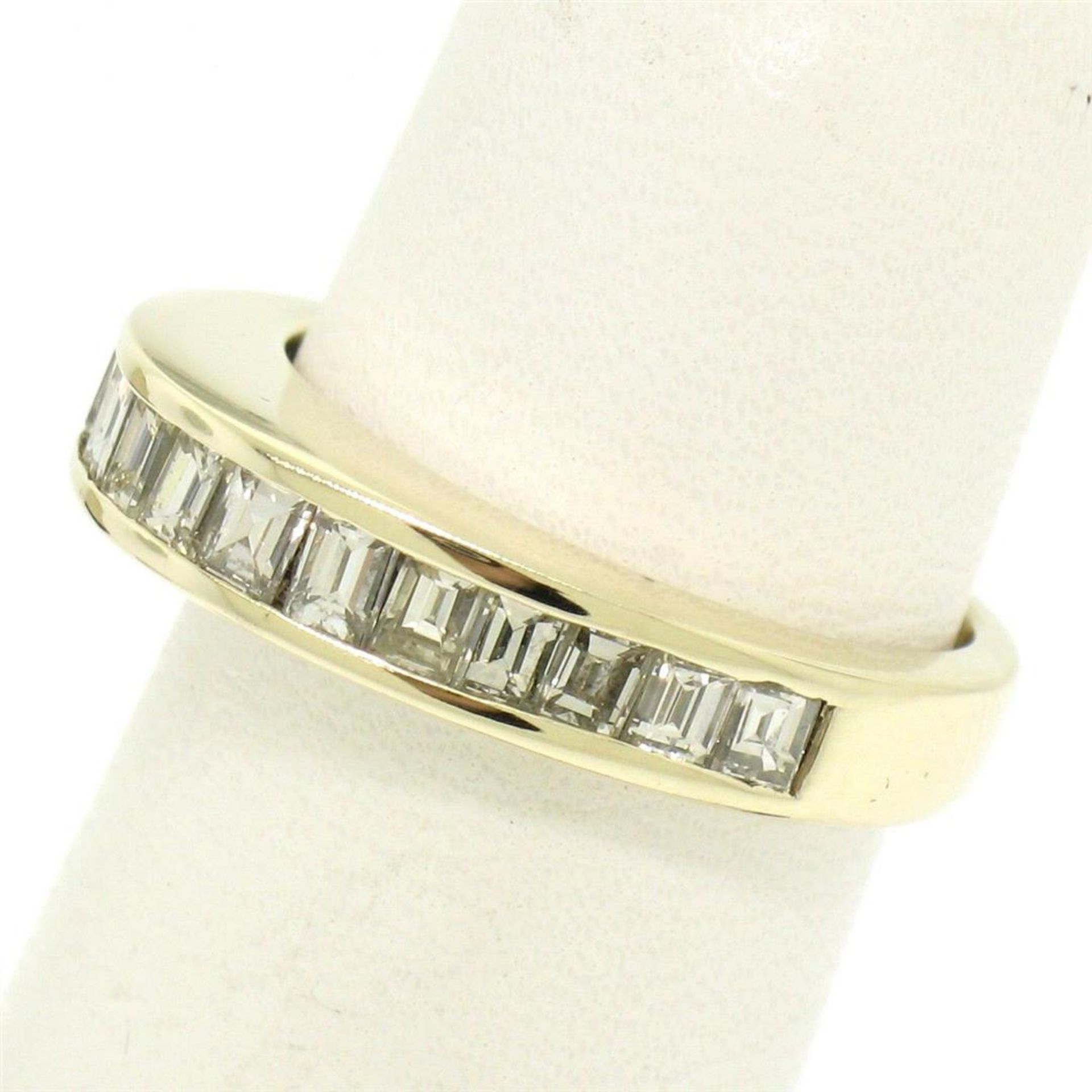 14kt Yellow Gold 1.00 ctw Baguette Diamond Channel Domed Wedding Band Ring - Image 4 of 9