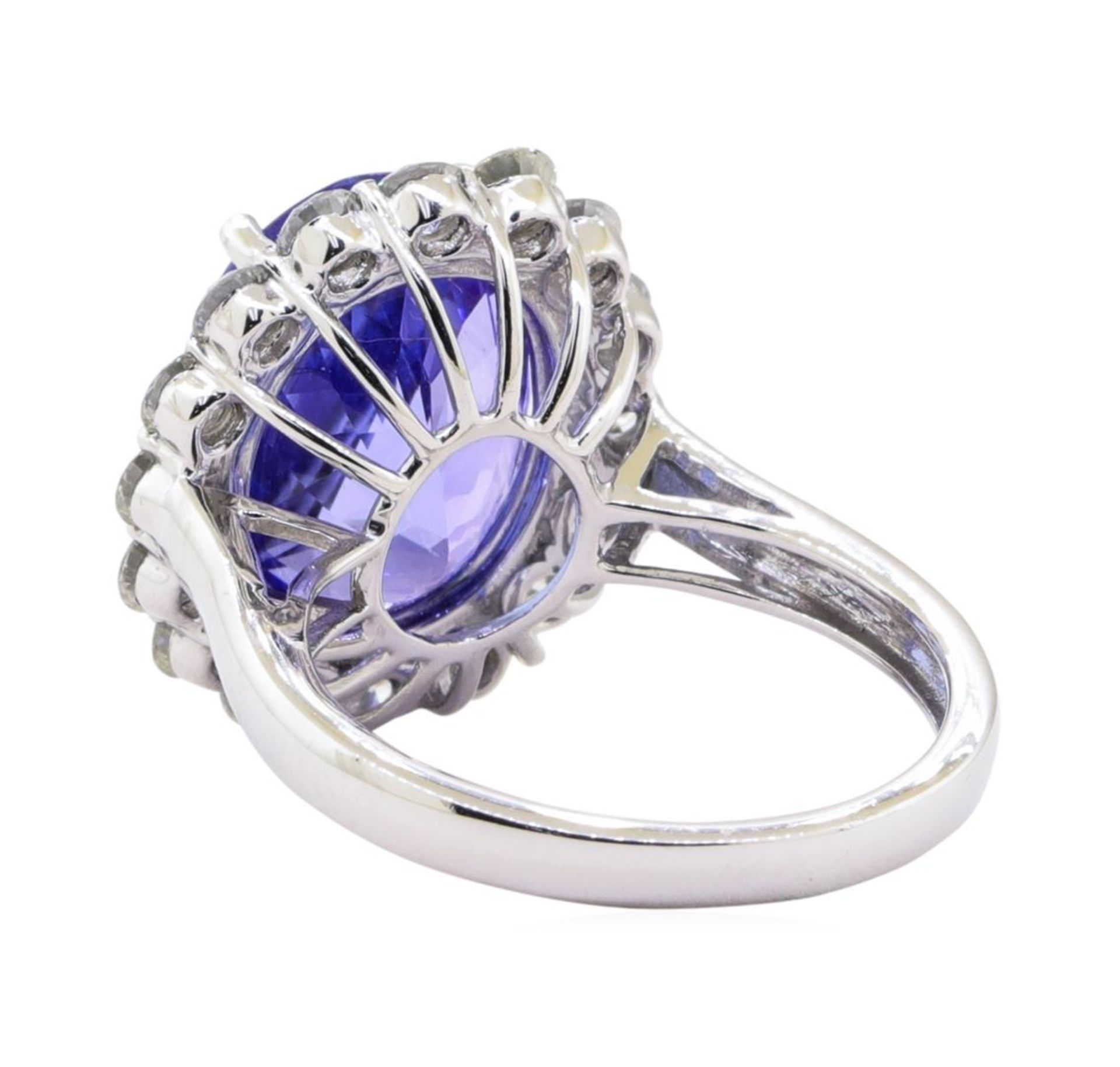 9.25 ctw Tanzanite and Diamond Ring - Platinum - Image 3 of 4