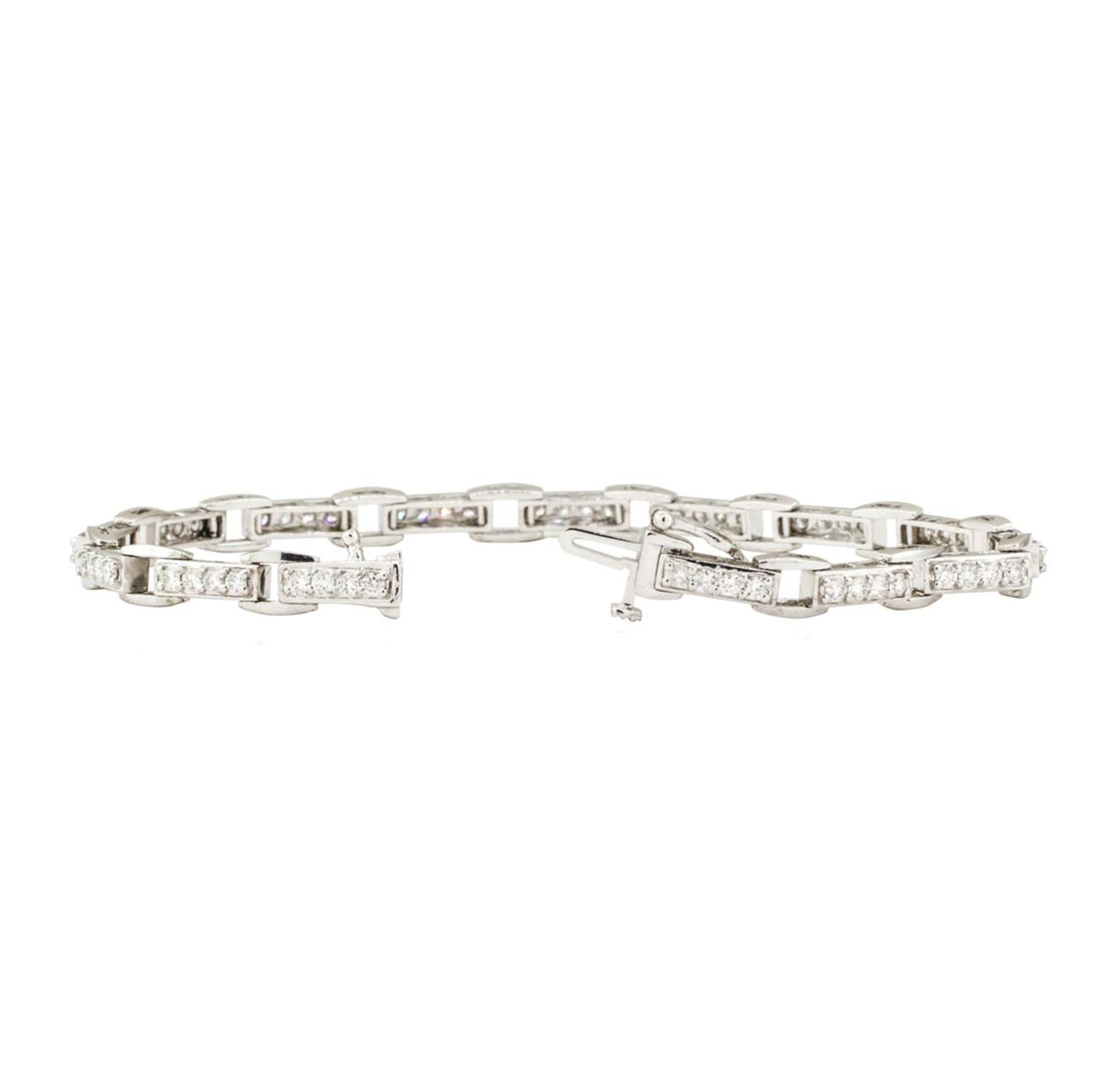 2.20 ctw Round Brilliant Cut Diamond Tennis Bracelet - 14KT White Gold - Image 3 of 4