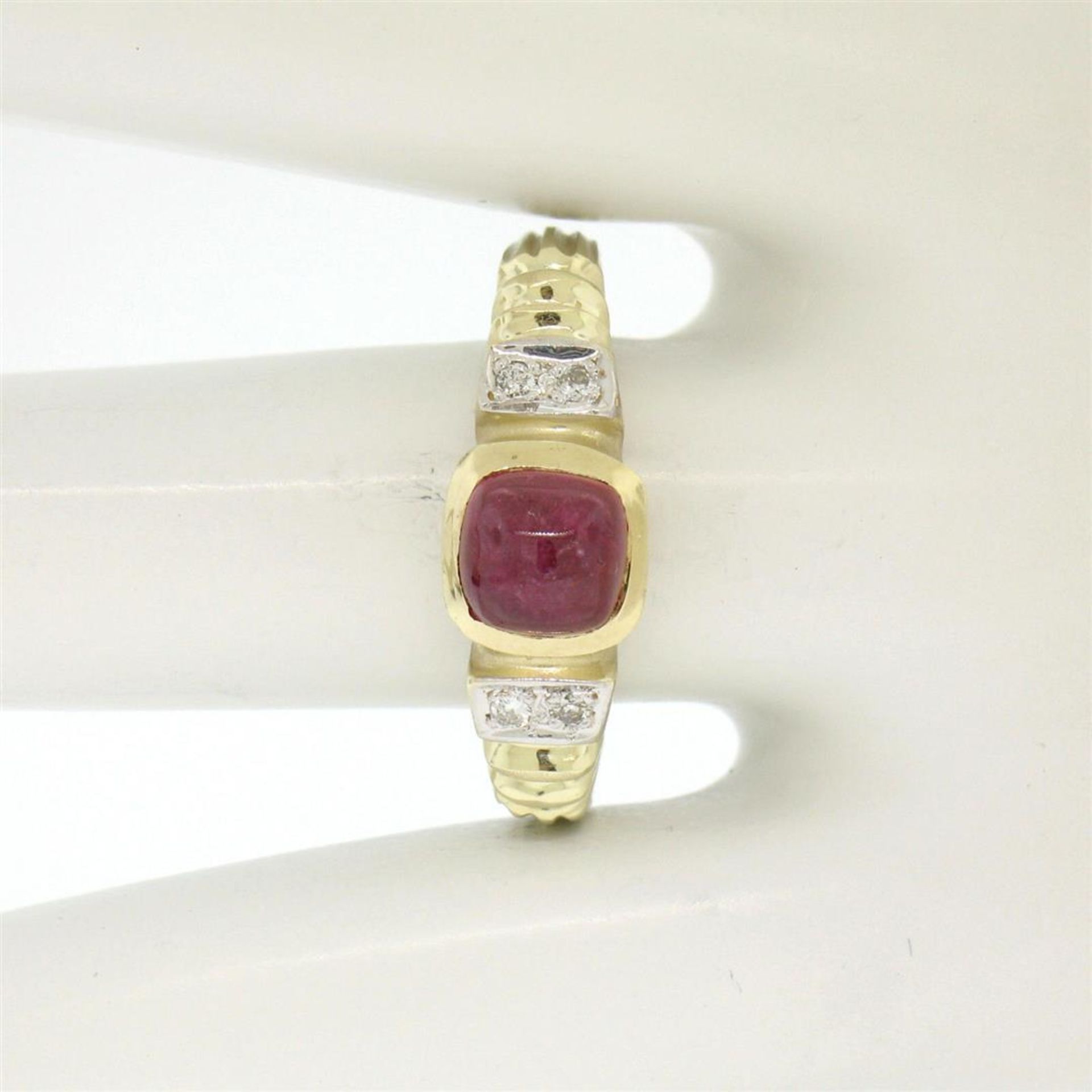 14k Yellow Gold 1.21 ctw Cabochon Ruby Solitaire Ring w/ 4 Diamond Accents - Image 6 of 6