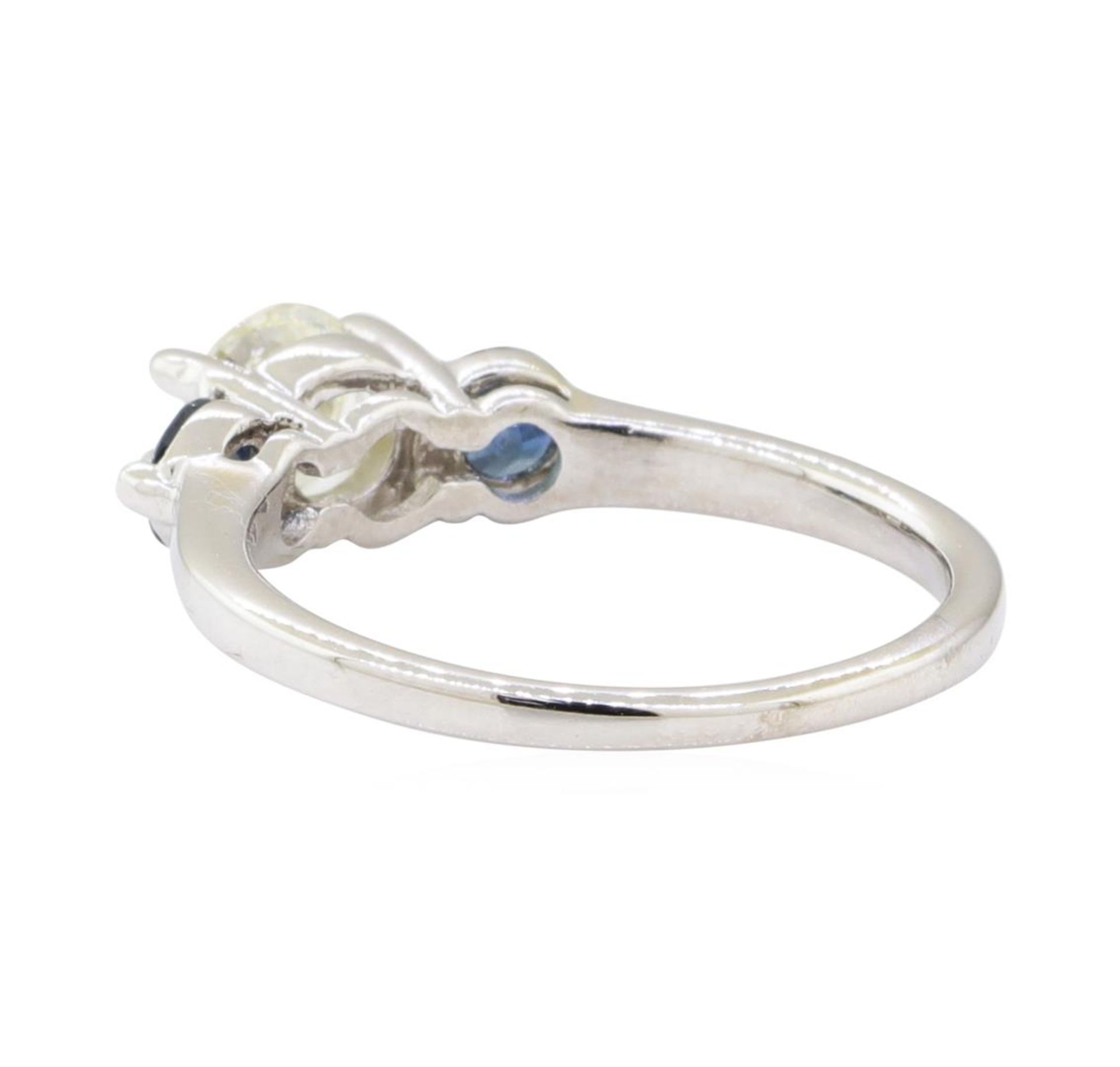 0.90 ctw Diamond and Sapphire Ring - 14KT White Gold - Image 3 of 4
