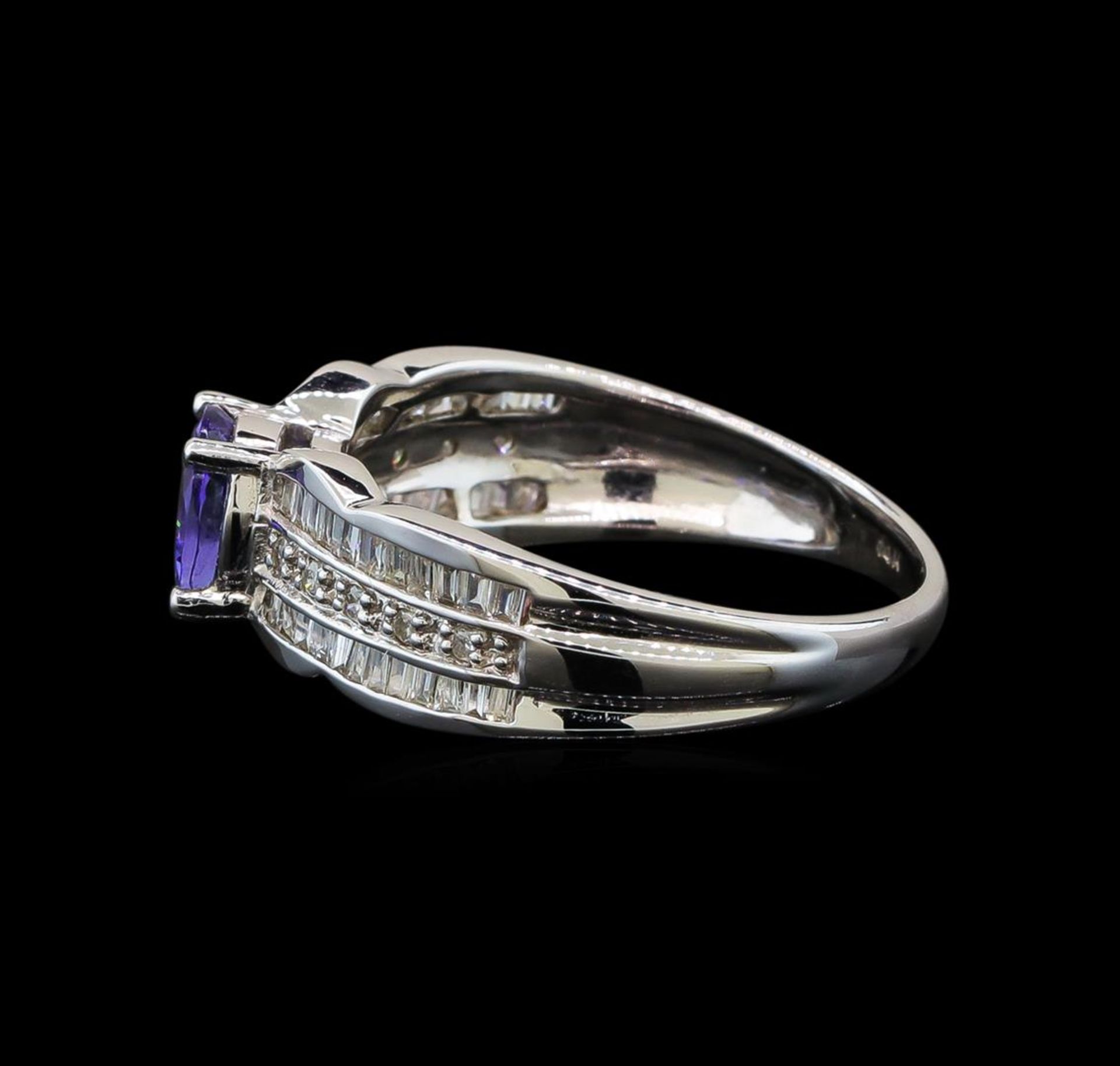 14KT White Gold 0.85 ctw Tanzanite and Diamond Ring - Image 3 of 5