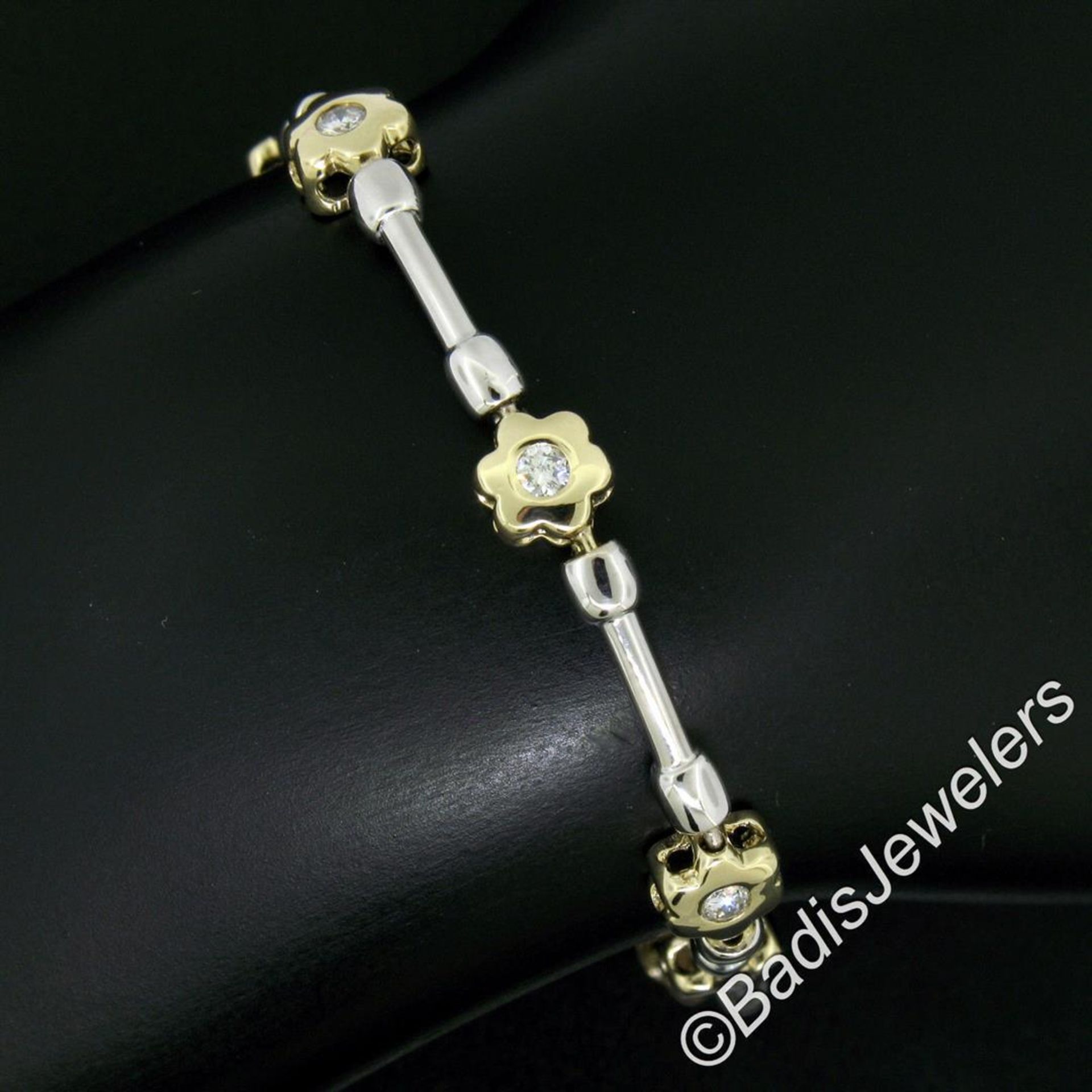 14kt White and Yellow Gold 0.50 ctw Burnish Diamond Flower and Bar Link Bracelet - Image 4 of 8