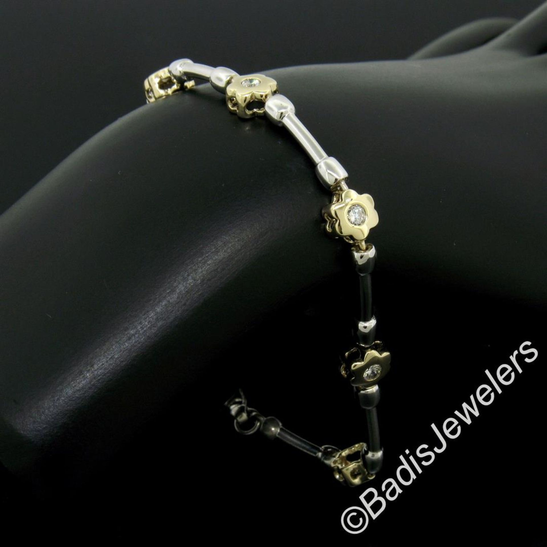 14kt White and Yellow Gold 0.50 ctw Burnish Diamond Flower and Bar Link Bracelet - Image 3 of 8