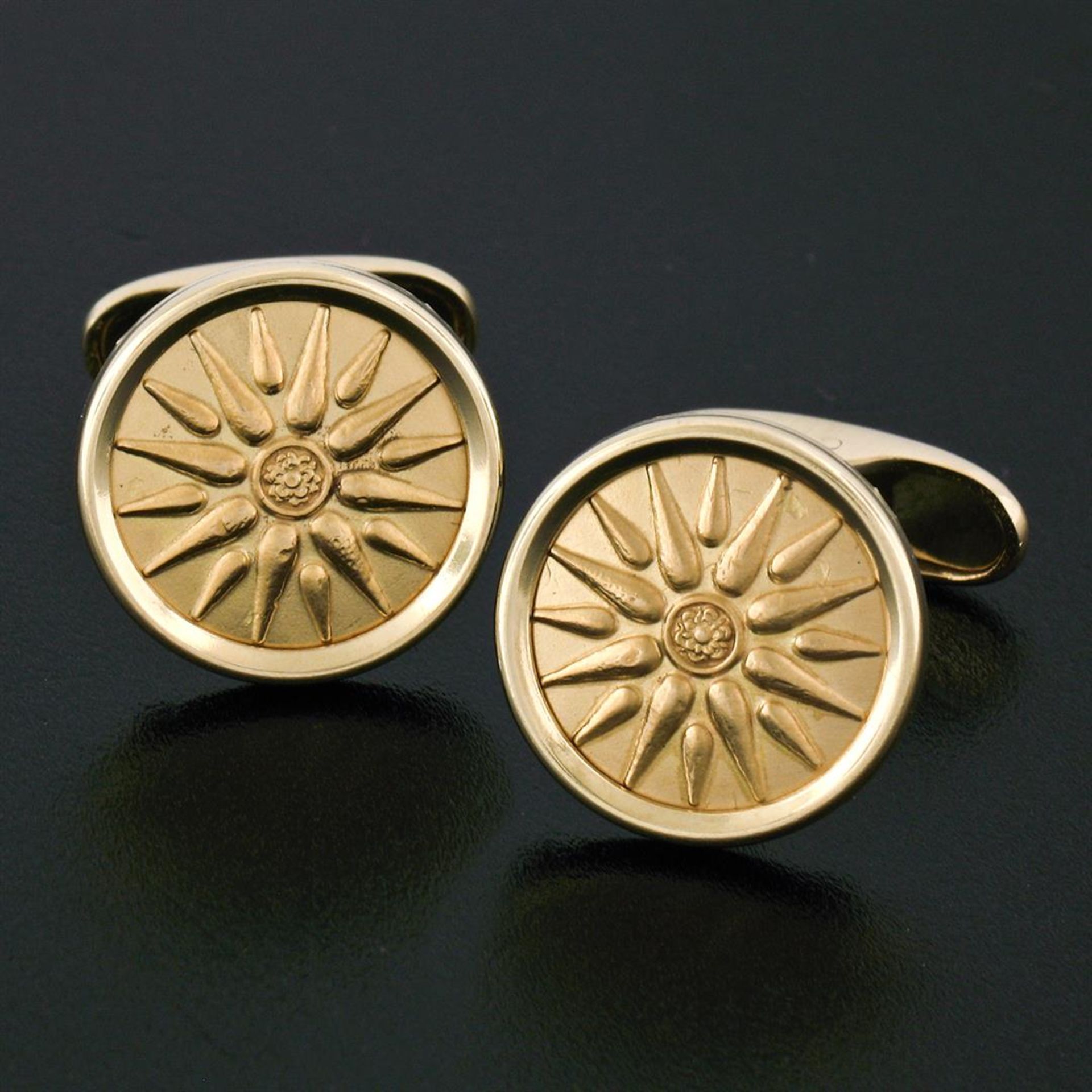 Men's 14k Yellow Gold Sandblast Finish 15.85mm Round Sun Burst Cuff Links - Image 2 of 5