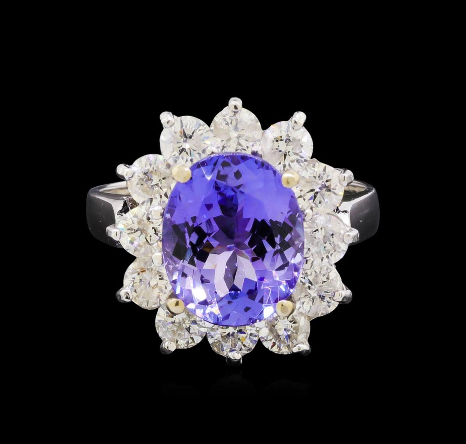 14KT White Gold 3.80 ctw Tanzanite and Diamond Ring - Image 2 of 5